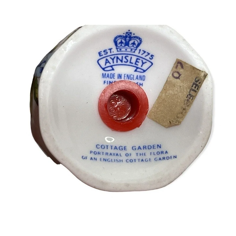 Aynsley Cottage Garden Salt Pepper Shakers Butterflies‎ Wild Flowers England